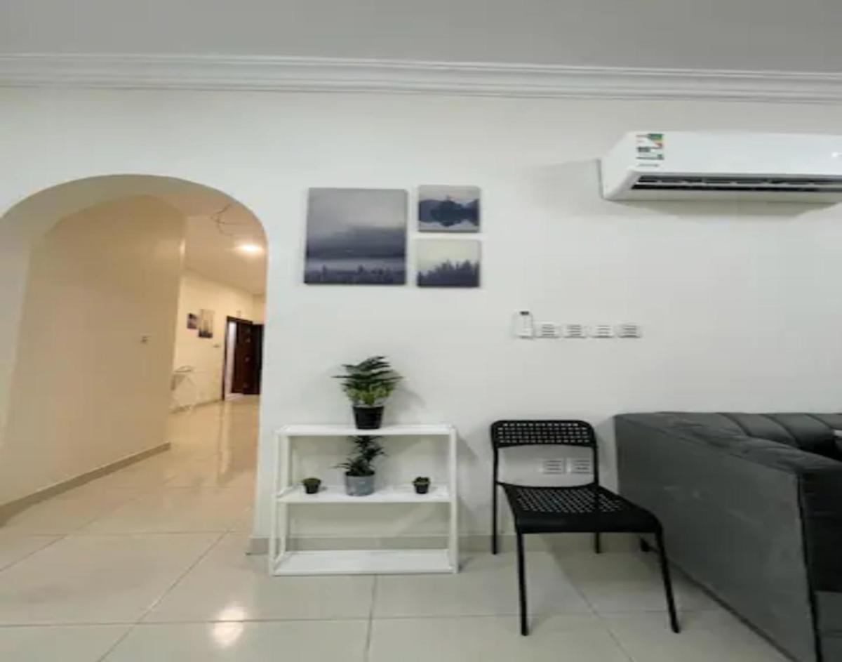 Luxurious Family 3 Bedrooms apartment 10 Mins Drive to Al-Masjid Nabawi - Qaswarah residence - image 4