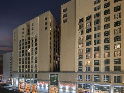 Anwar Al Madinah Movenpick Hotel - image 10