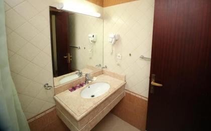 Rawabi Al Zahra Hotel - image 15