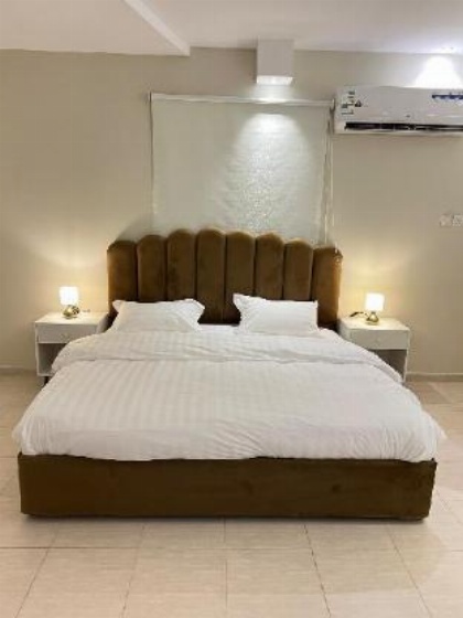 New deluxe room king bed. - image 1