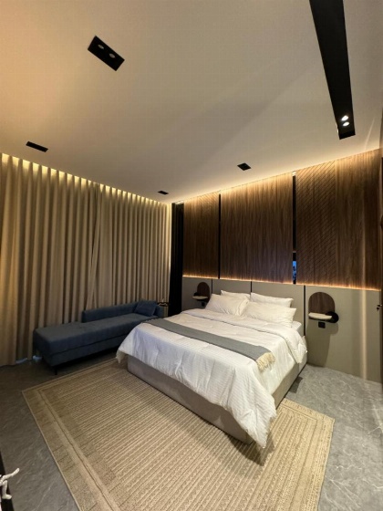 Luxury Studio Apartment - image 1