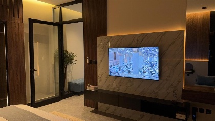 Luxury Studio Apartment - image 2