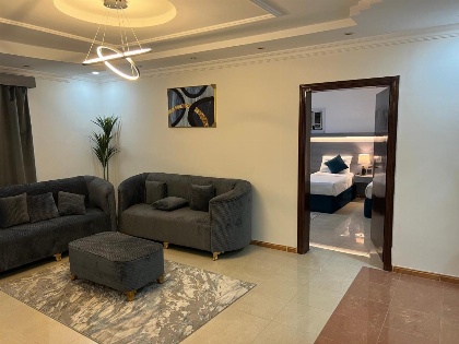 شقة تنفيذية غرفتين نوم وصالة ومطبخ Suite 2 bedrooms  Lounge and Kitchen - image 1