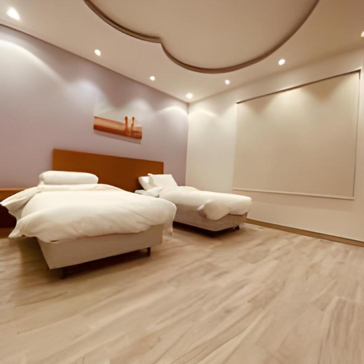 diamond suites - image 2