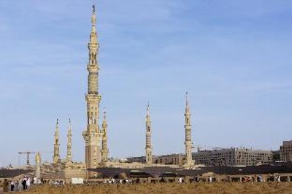 Bedroom and Living Room 5 minutes to Masjid Nabawi - image 1