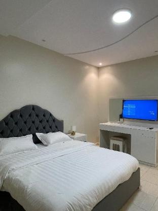 Comfortable new deluxe room - image 3